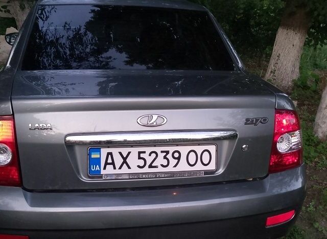 Серый ВАЗ 2170 Priora, объемом двигателя 1.6 л и пробегом 122 тыс. км за 2900 $, фото 3 на Automoto.ua