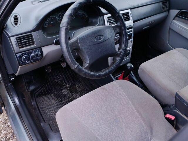 Серый ВАЗ 2170 Priora, объемом двигателя 1.6 л и пробегом 223 тыс. км за 1650 $, фото 1 на Automoto.ua