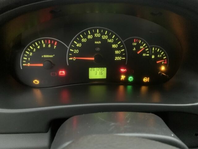 Сірий ВАЗ 2170 Priora, об'ємом двигуна 1.6 л та пробігом 261 тис. км за 1350 $, фото 5 на Automoto.ua