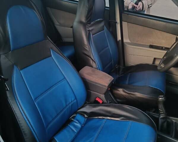 Сірий ВАЗ 2170 Priora, об'ємом двигуна 1.6 л та пробігом 222 тис. км за 2000 $, фото 8 на Automoto.ua