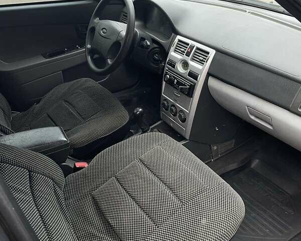 Серый ВАЗ 2170 Priora, объемом двигателя 1.6 л и пробегом 160 тыс. км за 2900 $, фото 1 на Automoto.ua