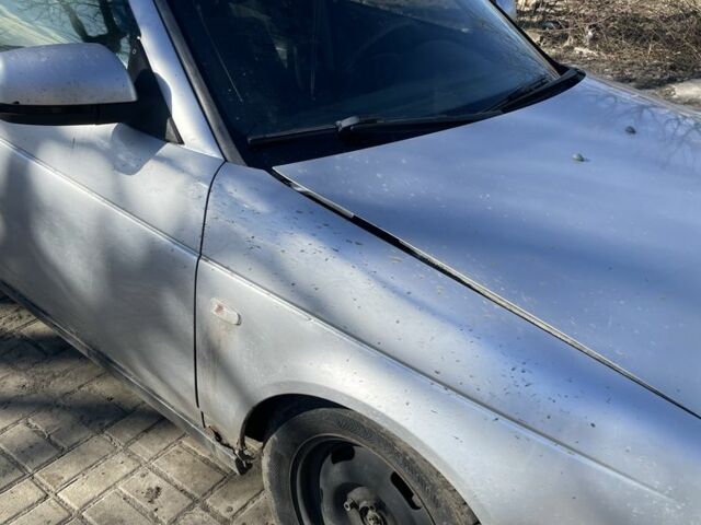 Серый ВАЗ 2170 Priora, объемом двигателя 1.6 л и пробегом 170 тыс. км за 900 $, фото 1 на Automoto.ua