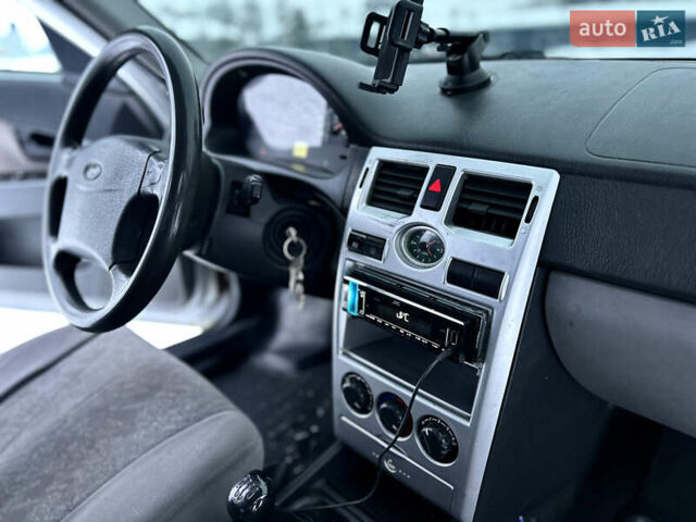 Серый ВАЗ 2170 Priora, объемом двигателя 1.6 л и пробегом 237 тыс. км за 1900 $, фото 22 на Automoto.ua