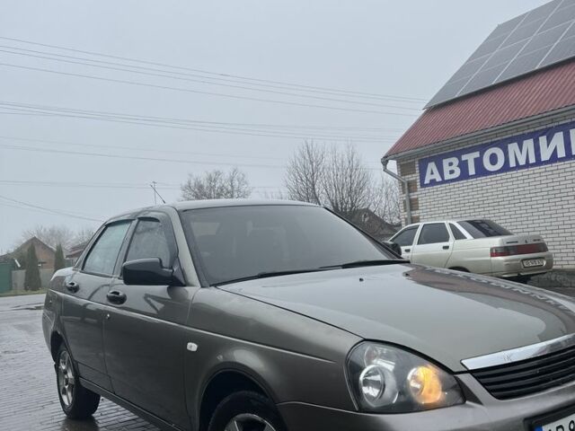 Сірий ВАЗ 2170 Priora, об'ємом двигуна 1.6 л та пробігом 270 тис. км за 2100 $, фото 1 на Automoto.ua