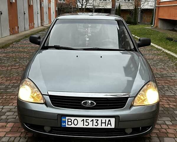 Серый ВАЗ 2170 Priora, объемом двигателя 1.6 л и пробегом 250 тыс. км за 2150 $, фото 1 на Automoto.ua
