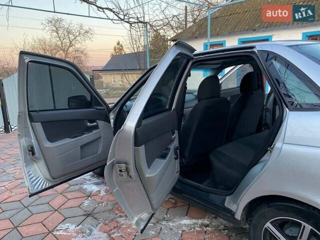 Серый ВАЗ 2170 Priora, объемом двигателя 1.6 л и пробегом 299 тыс. км за 3000 $, фото 12 на Automoto.ua