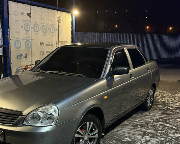 Серый ВАЗ 2170 Priora, объемом двигателя 1.6 л и пробегом 175 тыс. км за 3200 $, фото 2 на Automoto.ua