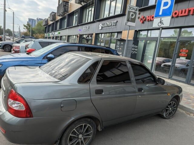 Серый ВАЗ 2170 Priora, объемом двигателя 1.6 л и пробегом 181 тыс. км за 2900 $, фото 4 на Automoto.ua
