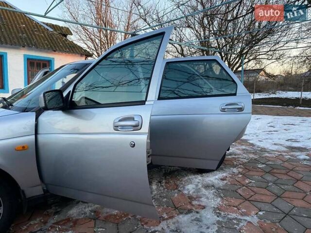 Серый ВАЗ 2170 Priora, объемом двигателя 1.6 л и пробегом 299 тыс. км за 3000 $, фото 30 на Automoto.ua