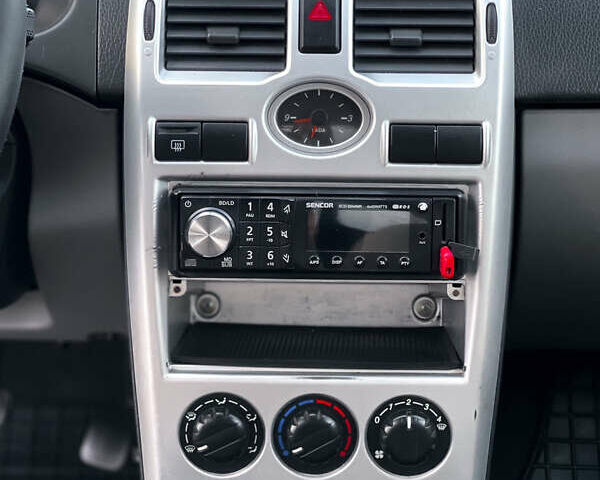 Сірий ВАЗ 2170 Priora, об'ємом двигуна 1.6 л та пробігом 210 тис. км за 2400 $, фото 28 на Automoto.ua