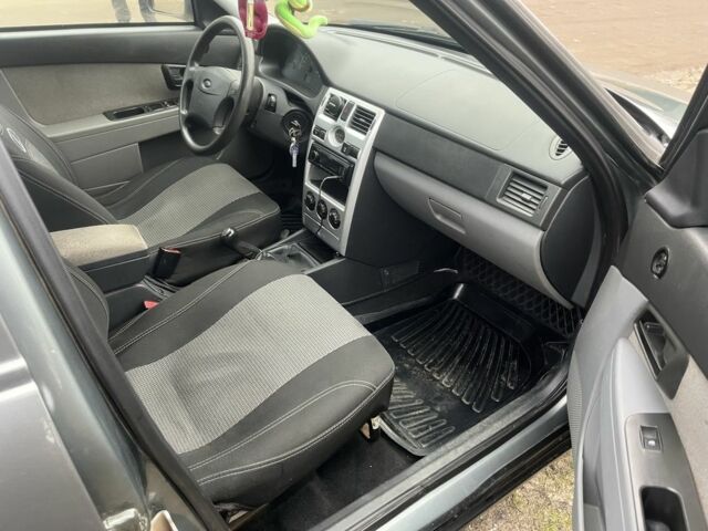 Серый ВАЗ 2170 Priora, объемом двигателя 1.6 л и пробегом 192 тыс. км за 2900 $, фото 3 на Automoto.ua