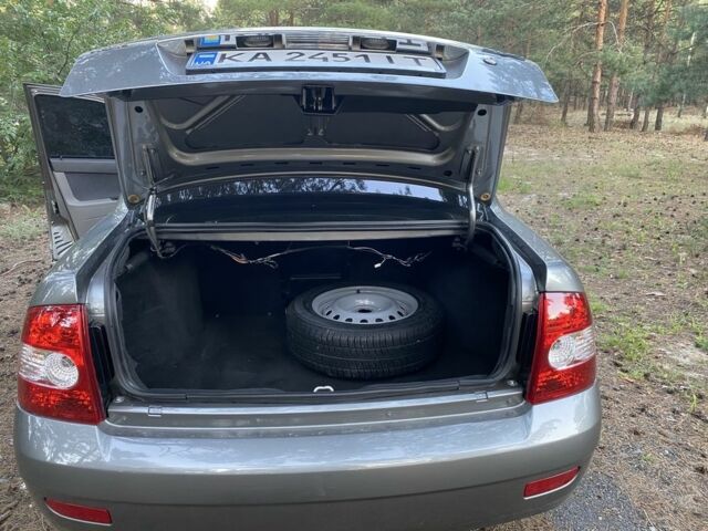 Серый ВАЗ 2170 Priora, объемом двигателя 1.6 л и пробегом 158 тыс. км за 3500 $, фото 4 на Automoto.ua