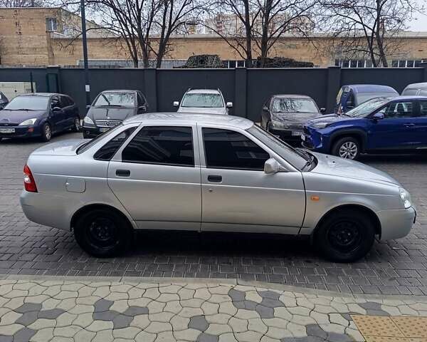 Серый ВАЗ 2170 Priora, объемом двигателя 1.6 л и пробегом 193 тыс. км за 3500 $, фото 2 на Automoto.ua
