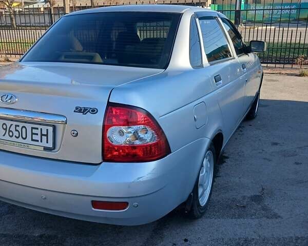 Серый ВАЗ 2170 Priora, объемом двигателя 1.6 л и пробегом 94 тыс. км за 3800 $, фото 1 на Automoto.ua