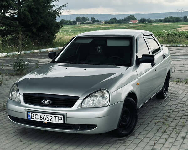 Сірий ВАЗ 2170 Priora, об'ємом двигуна 1.6 л та пробігом 197 тис. км за 1499 $, фото 1 на Automoto.ua