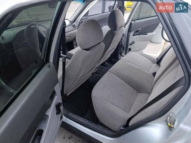 Сірий ВАЗ 2170 Priora, об'ємом двигуна 1.6 л та пробігом 215 тис. км за 2400 $, фото 16 на Automoto.ua