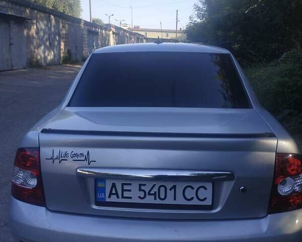 Серый ВАЗ 2170 Priora, объемом двигателя 1.6 л и пробегом 177 тыс. км за 2100 $, фото 4 на Automoto.ua