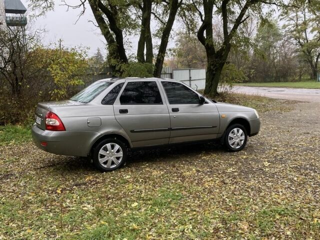 Серый ВАЗ 2170 Priora, объемом двигателя 1.6 л и пробегом 200 тыс. км за 2100 $, фото 3 на Automoto.ua