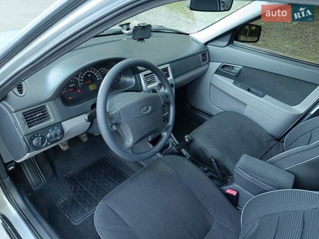 Серый ВАЗ 2170 Priora, объемом двигателя 1.6 л и пробегом 177 тыс. км за 3700 $, фото 19 на Automoto.ua