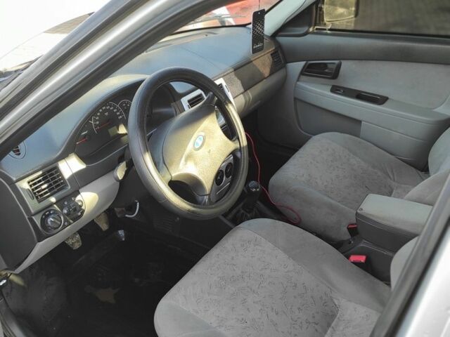 Серый ВАЗ 2170 Priora, объемом двигателя 1.6 л и пробегом 160 тыс. км за 2500 $, фото 4 на Automoto.ua