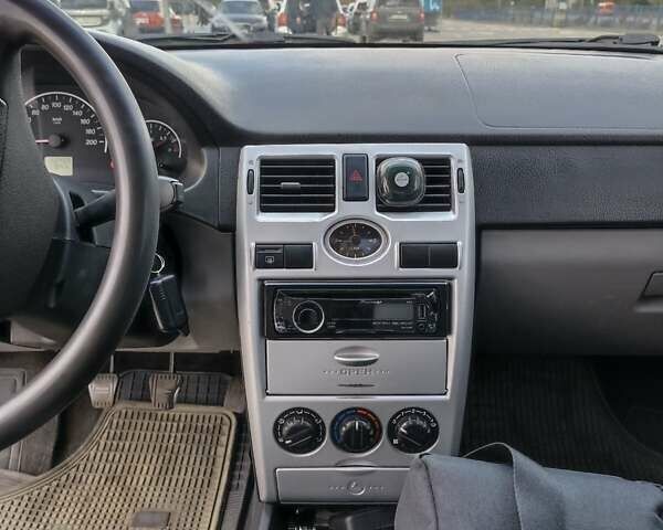 Серый ВАЗ 2170 Priora, объемом двигателя 1.6 л и пробегом 182 тыс. км за 2300 $, фото 12 на Automoto.ua