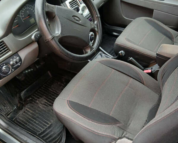 Сірий ВАЗ 2170 Priora, об'ємом двигуна 1.6 л та пробігом 210 тис. км за 2950 $, фото 6 на Automoto.ua