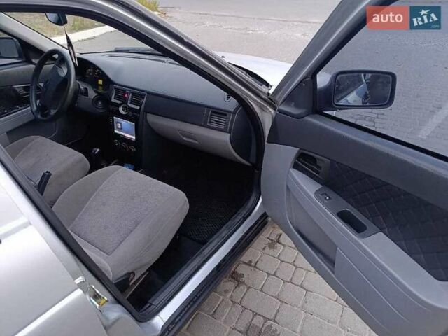 Сірий ВАЗ 2170 Priora, об'ємом двигуна 1.6 л та пробігом 215 тис. км за 2400 $, фото 18 на Automoto.ua