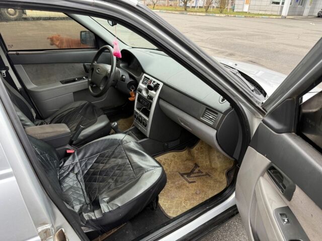 Серый ВАЗ 2170 Priora, объемом двигателя 1.6 л и пробегом 250 тыс. км за 1300 $, фото 9 на Automoto.ua