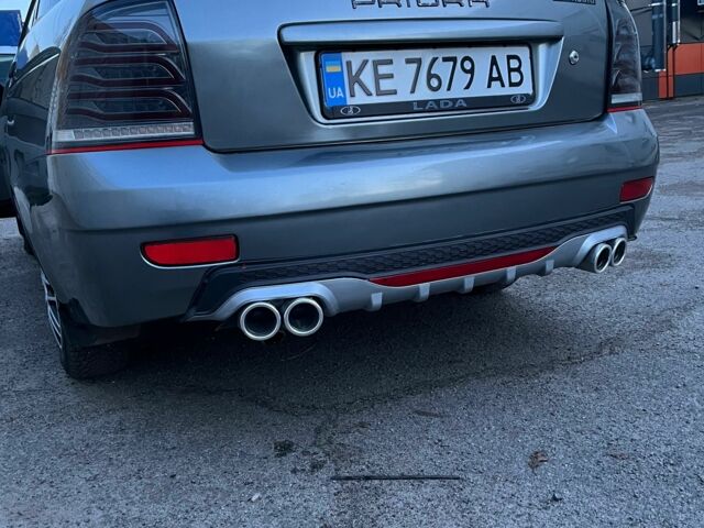 Серый ВАЗ 2170 Priora, объемом двигателя 1.6 л и пробегом 210 тыс. км за 3000 $, фото 1 на Automoto.ua