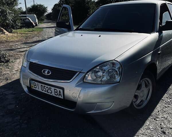 Сірий ВАЗ 2170 Priora, об'ємом двигуна 1.6 л та пробігом 180 тис. км за 3100 $, фото 1 на Automoto.ua