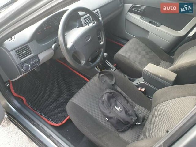 Серый ВАЗ 2170 Priora, объемом двигателя 1.6 л и пробегом 198 тыс. км за 2400 $, фото 3 на Automoto.ua