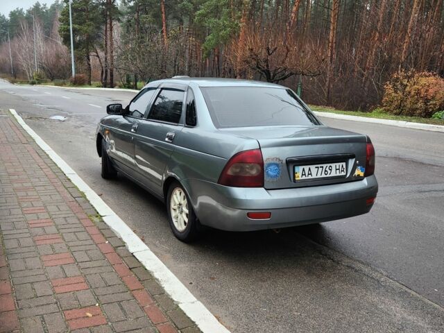 Серый ВАЗ 2170 Priora, объемом двигателя 1.6 л и пробегом 250 тыс. км за 2350 $, фото 3 на Automoto.ua