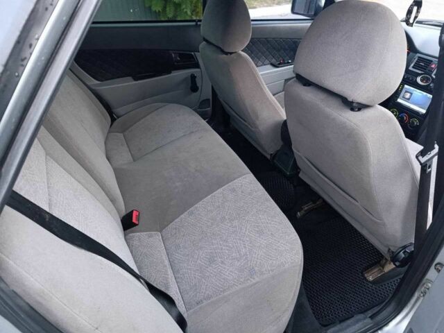 ВАЗ 2170 Priora 2008 у Синельниковом на Automoto.ua Сірий ВАЗ 2170 Priora, об'ємом двигуна 1.6 л та пробігом 215 тис. км за 2400 $, фото 18 на Automoto.ua