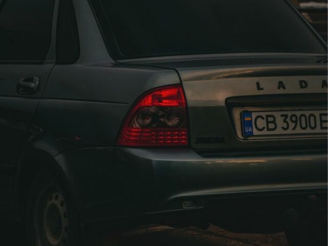 Серый ВАЗ 2170 Priora, объемом двигателя 1.6 л и пробегом 240 тыс. км за 3700 $, фото 5 на Automoto.ua