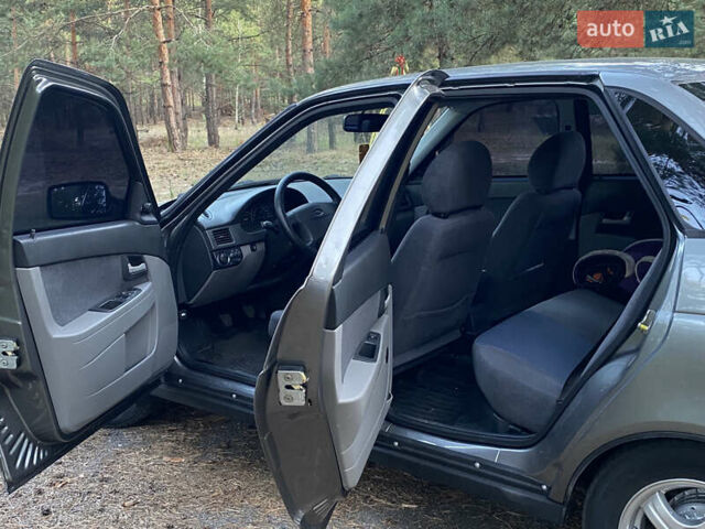 Серый ВАЗ 2170 Priora, объемом двигателя 1.6 л и пробегом 155 тыс. км за 3750 $, фото 9 на Automoto.ua