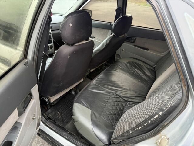 Серый ВАЗ 2170 Priora, объемом двигателя 1.6 л и пробегом 250 тыс. км за 1300 $, фото 12 на Automoto.ua