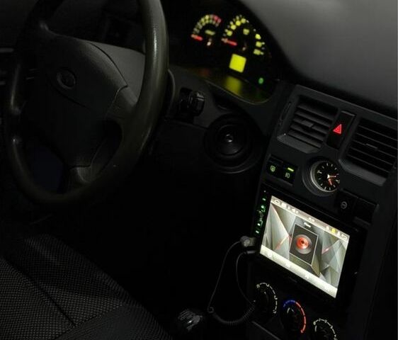 Серый ВАЗ 2170 Priora, объемом двигателя 1.6 л и пробегом 198 тыс. км за 2000 $, фото 6 на Automoto.ua