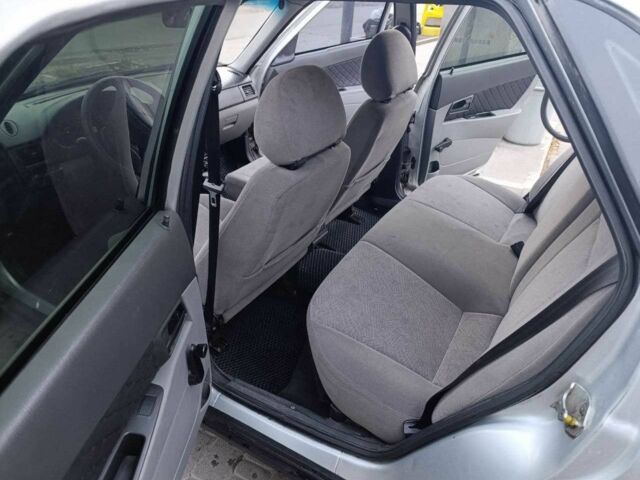 ВАЗ 2170 Priora 2008 у Синельниковом на Automoto.ua Сірий ВАЗ 2170 Priora, об'ємом двигуна 1.6 л та пробігом 215 тис. км за 2400 $, фото 17 на Automoto.ua