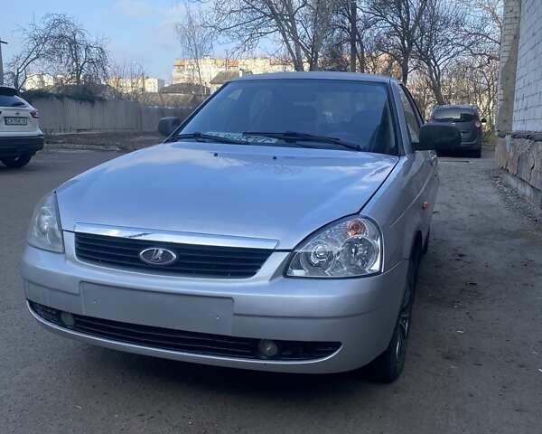 Серый ВАЗ 2170 Priora, объемом двигателя 1.6 л и пробегом 180 тыс. км за 2400 $, фото 7 на Automoto.ua