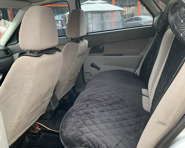 Сірий ВАЗ 2170 Priora, об'ємом двигуна 1.6 л та пробігом 137 тис. км за 3000 $, фото 8 на Automoto.ua