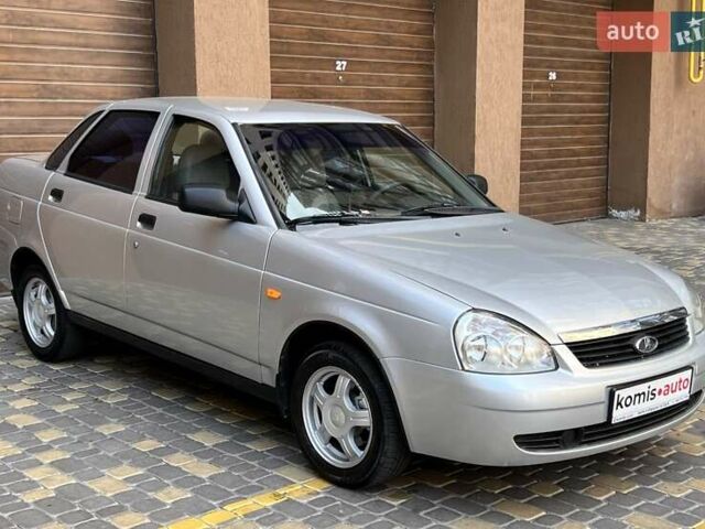 Серый ВАЗ 2170 Priora, объемом двигателя 1.6 л и пробегом 212 тыс. км за 3699 $, фото 5 на Automoto.ua