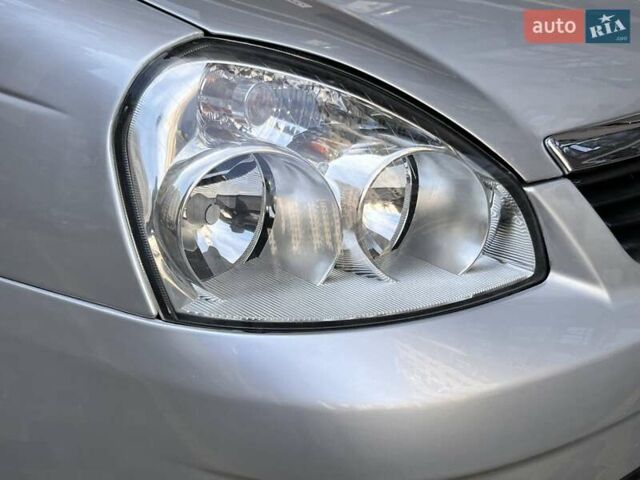 Серый ВАЗ 2170 Priora, объемом двигателя 1.6 л и пробегом 212 тыс. км за 3699 $, фото 6 на Automoto.ua