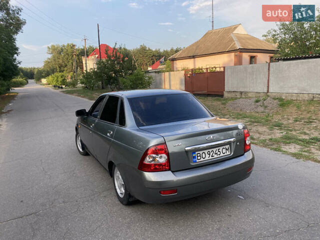 Серый ВАЗ 2170 Priora, объемом двигателя 1.6 л и пробегом 151 тыс. км за 2550 $, фото 1 на Automoto.ua