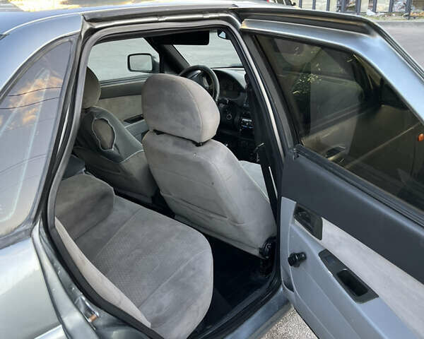 Сірий ВАЗ 2170 Priora, об'ємом двигуна 1.6 л та пробігом 250 тис. км за 1999 $, фото 7 на Automoto.ua