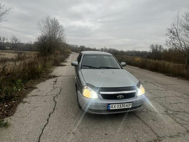 Серый ВАЗ 2170 Priora, объемом двигателя 1.6 л и пробегом 250 тыс. км за 2000 $, фото 1 на Automoto.ua