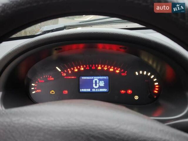 Серый ВАЗ 2170 Priora, объемом двигателя 1.6 л и пробегом 260 тыс. км за 2350 $, фото 5 на Automoto.ua