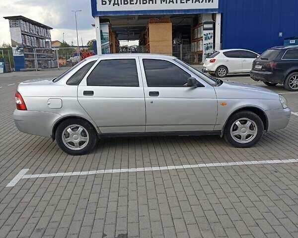 Серый ВАЗ 2170 Priora, объемом двигателя 1.6 л и пробегом 182 тыс. км за 2300 $, фото 5 на Automoto.ua