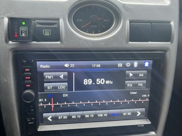 Серый ВАЗ 2170 Priora, объемом двигателя 1.6 л и пробегом 250 тыс. км за 2000 $, фото 9 на Automoto.ua