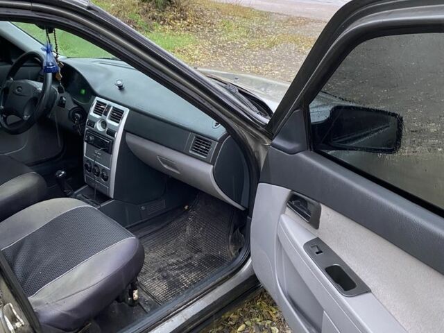 Серый ВАЗ 2170 Priora, объемом двигателя 1.6 л и пробегом 200 тыс. км за 2100 $, фото 5 на Automoto.ua