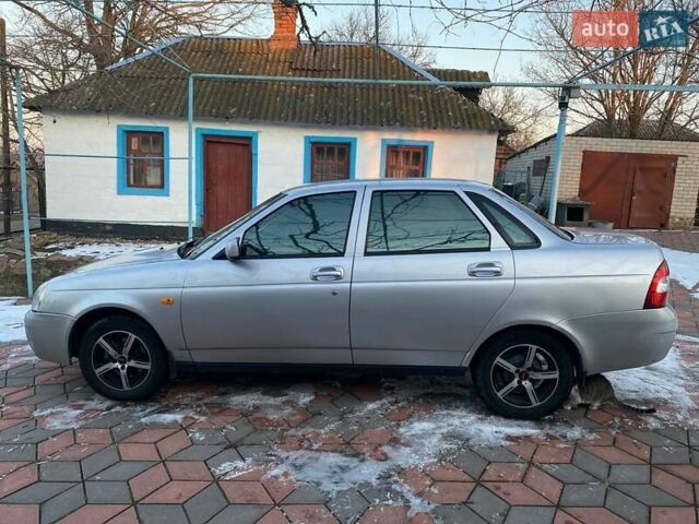 Серый ВАЗ 2170 Priora, объемом двигателя 1.6 л и пробегом 299 тыс. км за 3000 $, фото 2 на Automoto.ua